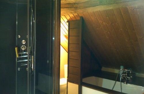 Marcilly-Ogny House | Au verger de Marcilly