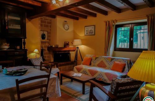 Izaut-de-l'Hotel House | Au village