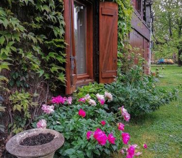 Izaut-de-l'Hotel House | Au village