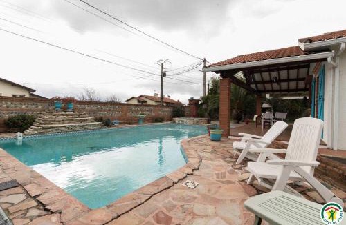 Roques House | Au village