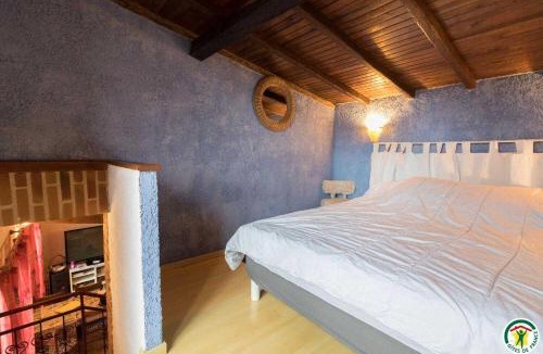 Roques House | Au village
