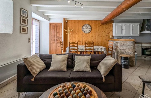 Jurvielle House | Au Village - Jurvielle