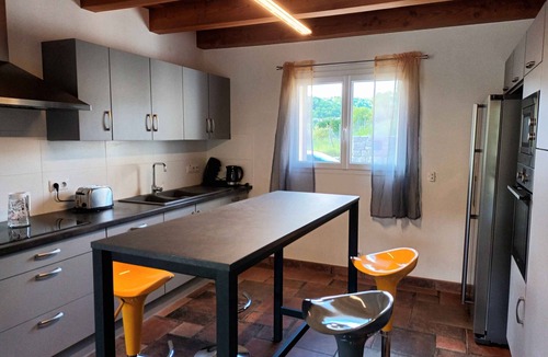 Vesseaux Villa | AUBENAS-VALS LES BAINS- VALLON PONT D'ARC BEAUTIFUL NEW CLIAMTIZED VILLA
