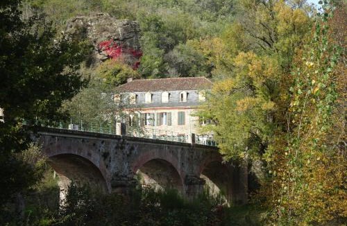 Mirandol-Bourgnounac Hotel | Auberg'IN !