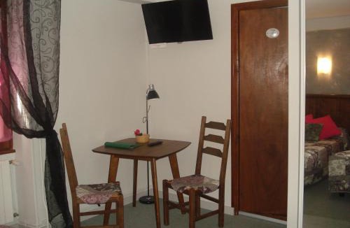 Saint-Cyprien-sur-Dourdou Hotel | Auberge Aux Portes de Conques