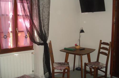 Saint-Cyprien-sur-Dourdou Hotel | Auberge Aux Portes de Conques