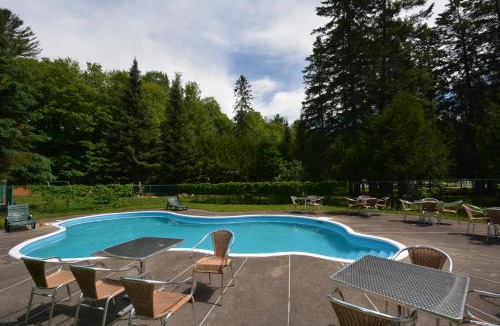 Sainte-Adele Hotel | Auberge Alpine Inn