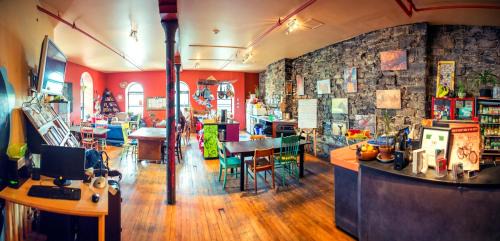 Old Montreal Hostel | Auberge Alternative