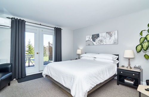 Magog Bed & Breakfast | Auberge Aux Deux Pères