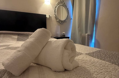 Malay-le-Petit Hotel | Auberge aux mille saveurs