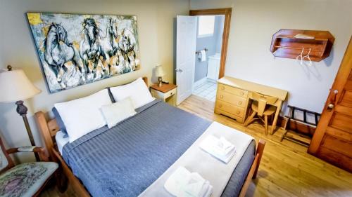 Ayers Cliff Hotel | Auberge Ayer's Cliff