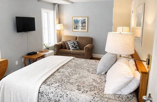 Saint-Joseph-de-la-Rive Hotel | Auberge Beauséjour