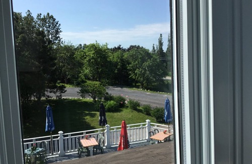 Saint-Joseph-de-la-Rive Hotel | Auberge Beauséjour