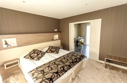 Doue-la-Fontaine Hotel | Auberge Bienvenue