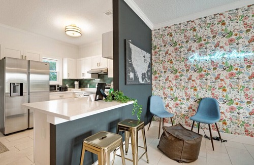 Coquina Gables Condo | *Auberge Chic*| Fleurs |Sun, Surf & Relaxation