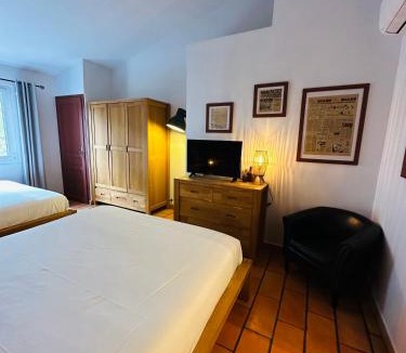 Entrechaux Hotel | Auberge d'Anais