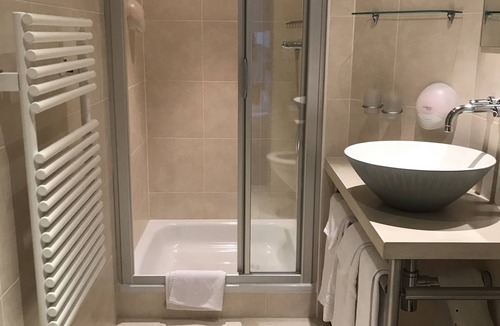 Dully Hotel | Auberge de Dully