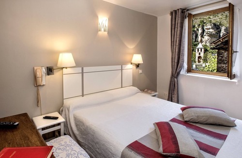 Saint-Chely-du-Tarn Hotel | Auberge de la Cascade