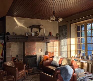 Saint-Cirgues-la-Loutre Bed & Breakfast | Auberge des Ruines de Merle