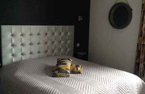 Hambye Hotel | Auberge De L'Abbaye-Logis Hôtel Restaurant