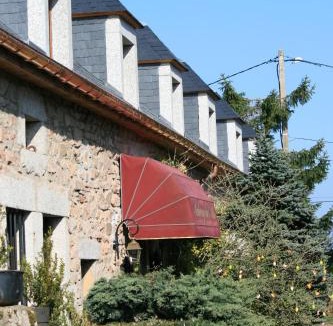 Quarre-les-Tombes Hotel | Auberge De L'Atre