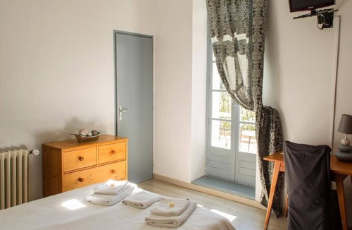 Dieulefit Hotel | Auberge de l'escargot d'or