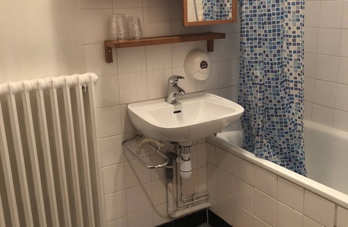 Marcilly-en-Villette Hotel | Auberge de la Croix Blanche