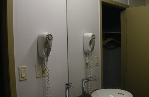 Caraquet Hotel | Auberge de la Baie