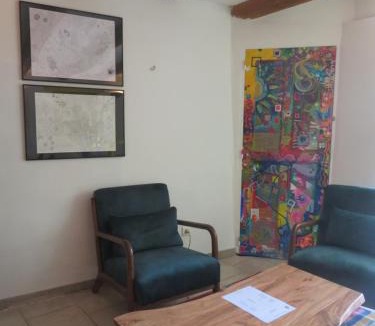 Revest-des-Brousses Hotel | Auberge de la petite casserole