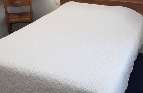 Livron-sur-Drome Hotel | Auberge de la Licorne