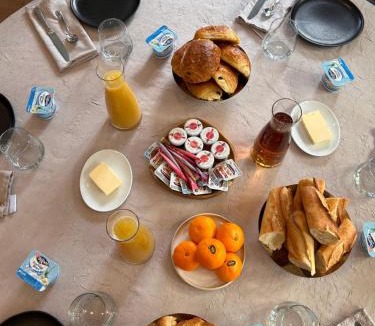 Anet House | Auberge de la rose