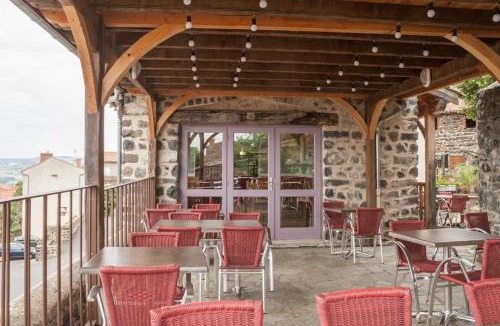 Usson Hotel | Auberge De Margot