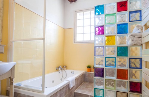 Tavel Hotel | Auberge de Tavel