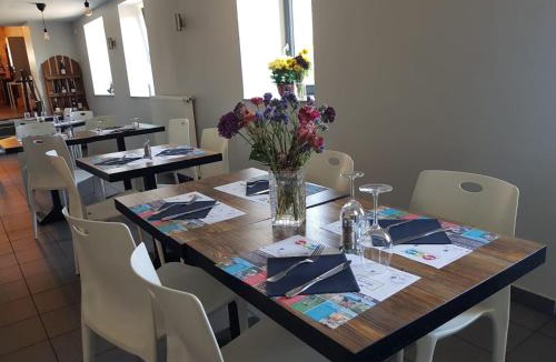 Thelis-la-Combe Hotel | Auberge de Thelis