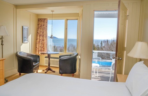 Pointe-au-Pic Hotel | Auberge des 3 Canards