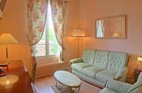 Carrieres-sous-Poissy Hotel | Auberge des Ecluses