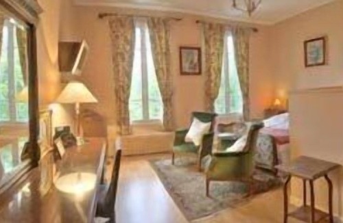 Carrieres-sous-Poissy Hotel | Auberge des Ecluses