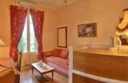 Carrieres-sous-Poissy Hotel | Auberge des Ecluses