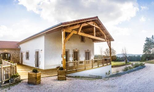 Saint-Bonnet-le-Froid Hotel | Auberge des Myrtilles
