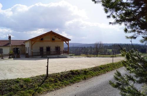 Saint-Bonnet-le-Froid Hotel | Auberge des Myrtilles