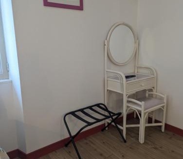 Aubenas Hotel | Auberge Des Pins