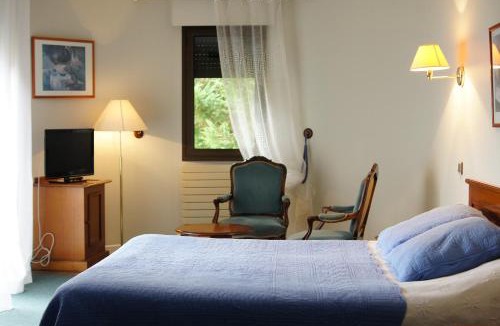 Sabres Hotel | Auberge des Pins - Teritoria