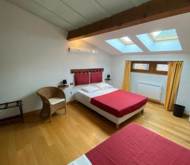 Vinezac Hotel | auberge des trois ami-es