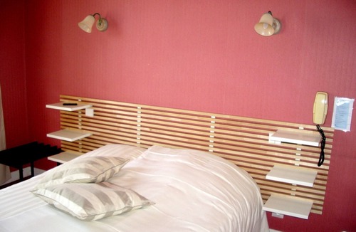 Crevecoeur-en-Auge Hotel | Auberge Du Cheval Blanc