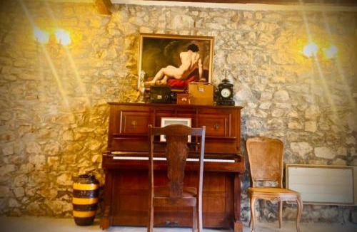 Anjouin House | Auberge du chant du coq