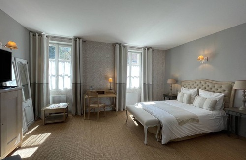 Grosrouvre House | Auberge du Chasseur