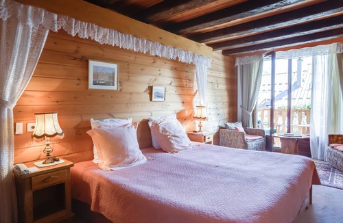 Monetier-les-Bains Hotel | Auberge du Choucas