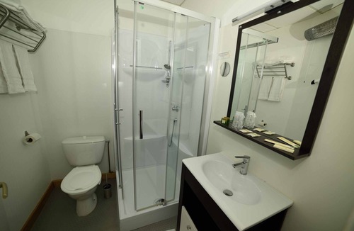 Guines Hotel | Auberge du Colombier