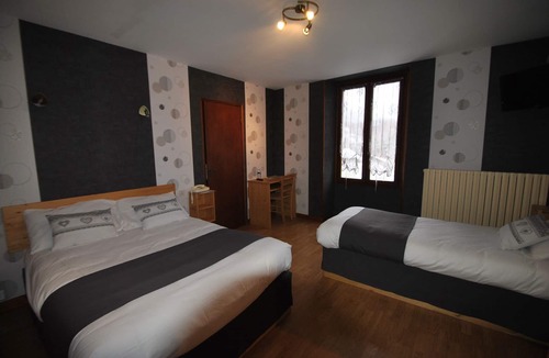 La Chaux-du-Dombief Hotel | Auberge du Hérisson