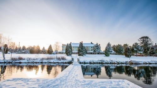 Saint-Alexis-des-Monts Hotel | Auberge du Lac-à-l'Eau-Claire